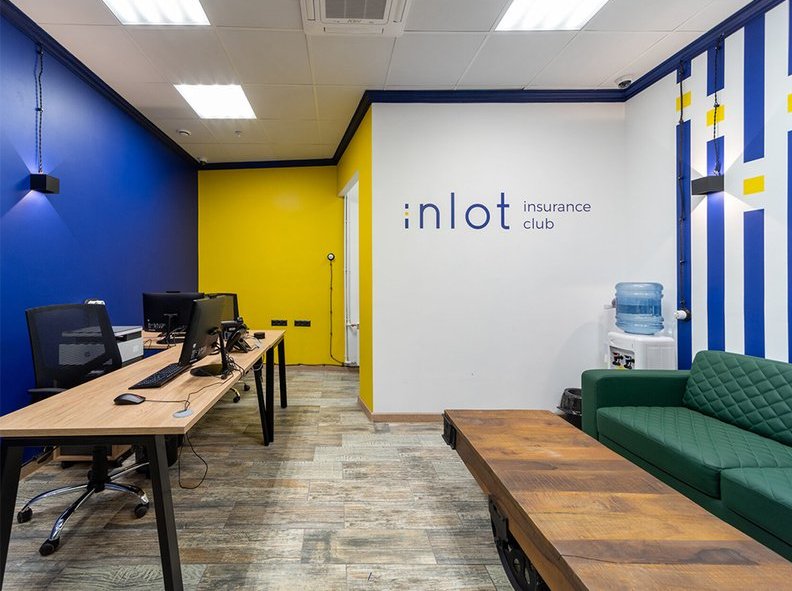 Рабочее место в офисе Inlot