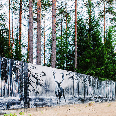 рисунок леса на заборе, граффити на заборе, роспись фасада пейзаж